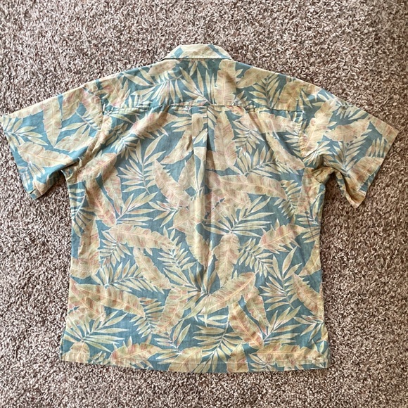 Hawaiian Shirt - Cooke Street - Honolulu - Made in Hawaii - USA - 100% Cotton - Picture 3 of 7
